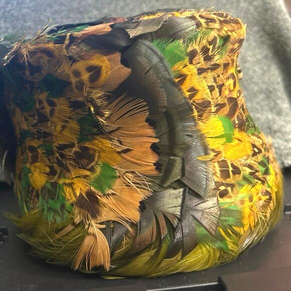 1970s Feather Hat Made by Debette New York Mid Century Style Vintage - Picture 4 of 11
